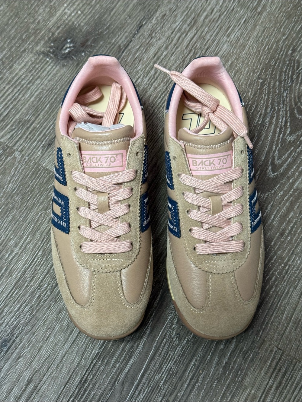 Back 70 Jogger Sneakers - Picture 3 of 6